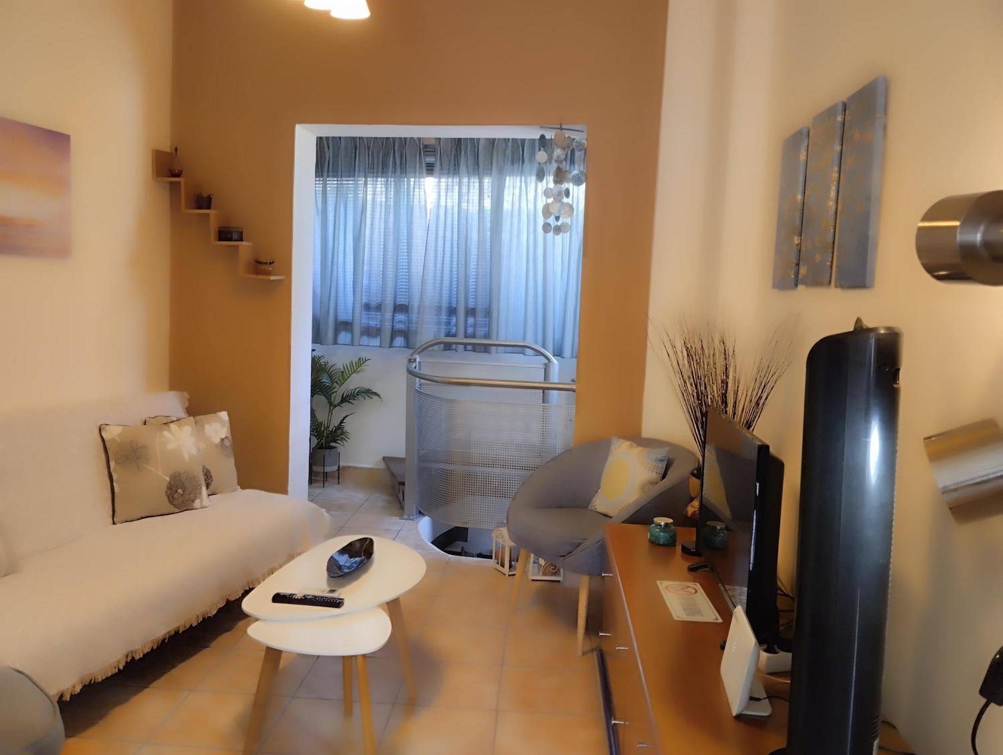 Jo'S Guesthouse, Benitses 贝尼蔡斯 外观 照片